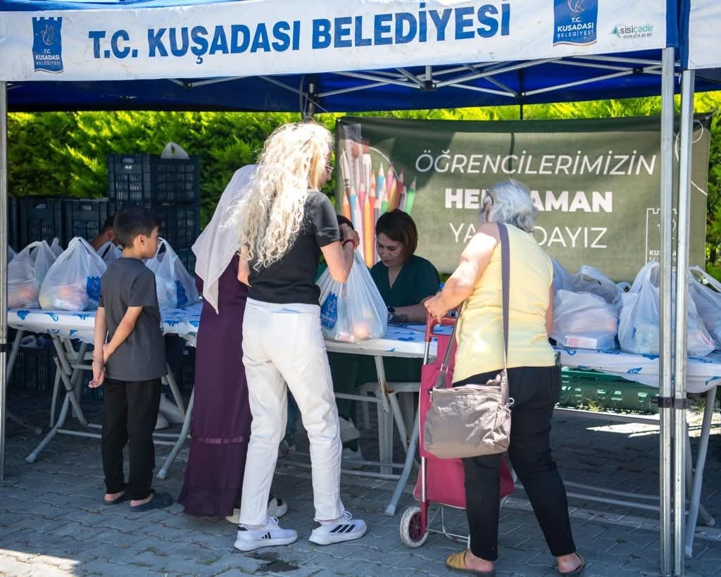 Kuşadası Belediyesi Öğrencilere 122 Bin Beslenme P